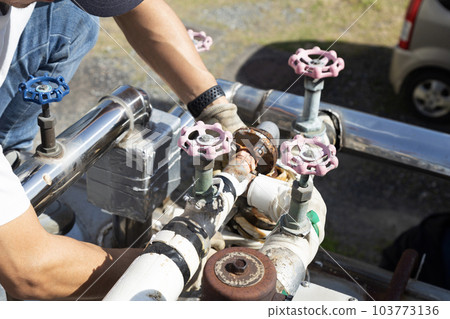 Renovation of the water supply pipe around the water receiving tank 103773136