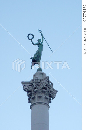 Victory Statue in the sky at Union Square, San Francisco Victory Statue in the sky at Union Square, San Francisco 103774522
