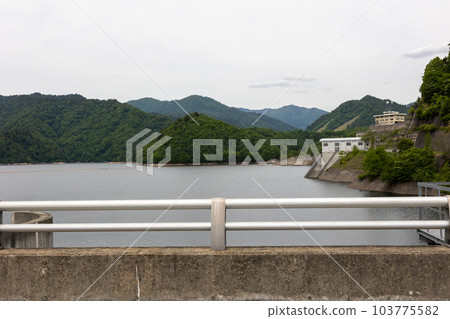 Seen from the bank of Naramata Dam, Mata Lake, Gunma Prefecture 103775582