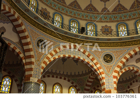 Turkey Chanel Urfa's Mevridi Haryir Mosque interior 103776361