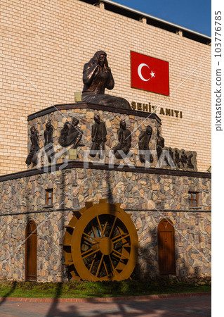 Monument to the Martyrs in the city of Gaziantep, Türkiye 103776785