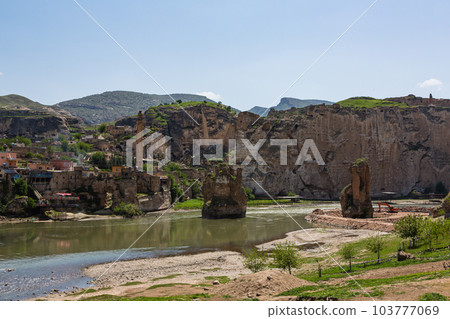 Turkey Hasankeyf's El Rudzuq Camii, Hasankeyf Castle and Hasankeyf Bridge 103777069
