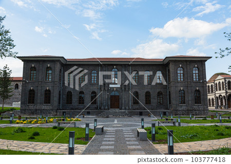 Artukur Palace and courtyard in Diyarbakir, Türkiye 103777418