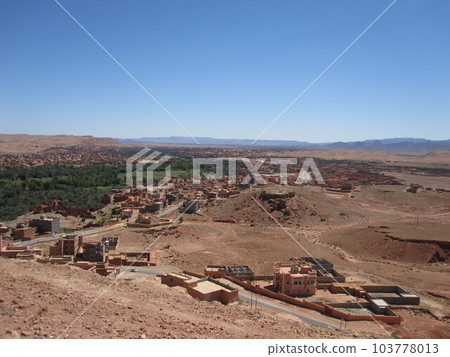 Kasbahs,摩洛哥 Kasbah 路沿線的村莊 Kasbahs,摩洛哥 Kasbah 路沿線的村莊 103778013