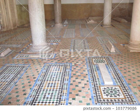 Saad dynasty tombs in Marrakech, between the three mihrabs Saad dynasty tombs in Marrakech, between the three mihrabs 103779086