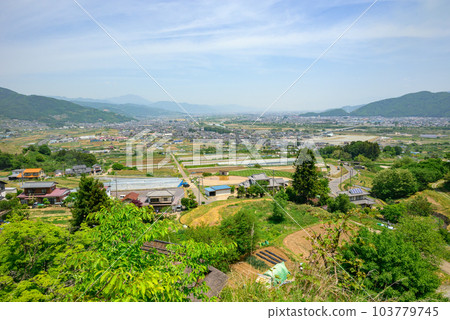 [初夏]從長樂寺和基瓦眺望善光寺平[千曲市] 103779745