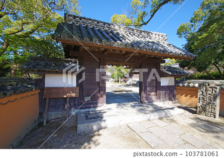 The tile-roofed main gate of Dazaifu Kaidan-in, a Rinzai sect temple in Fukuoka Prefecture The tile-roofed main gate of Dazaifu Kaidan-in, a Rinzai sect temple in Fukuoka Prefecture 103781061