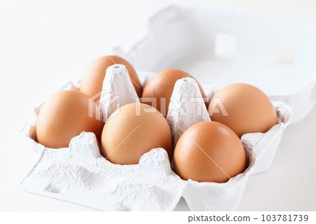 Flat-fed eggs Flat-fed eggs 103781739