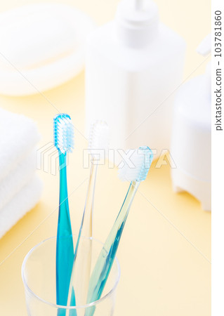 Toilet toothbrush and towel Toilet toothbrush and towel 103781860