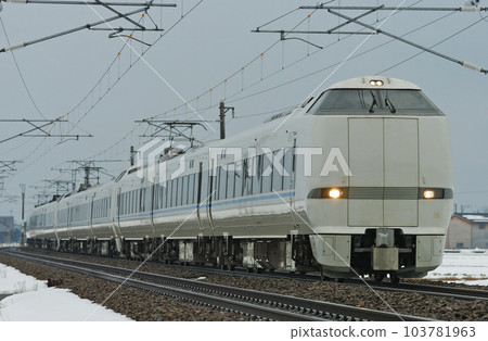 北陸本線 Mikawa-Kaga Kasama JR West 683 系列 R12+T32+T01 編隊（金澤）Thunderbird 103781963