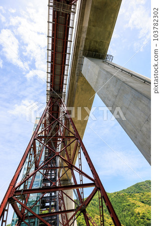 Concrete Amarube Bridge and old steel piers Concrete Amarube Bridge and old steel piers 103782302