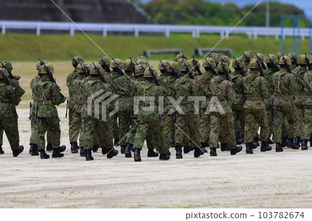 自衛隊行軍路線步行訓練 自衛隊行軍路線步行訓練 103782674