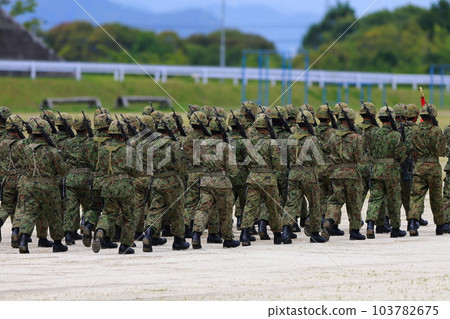 自衛隊行軍路線步行訓練 自衛隊行軍路線步行訓練 103782675