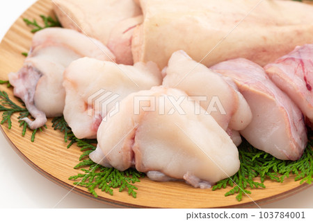 Monkfish meat and liver 103784001