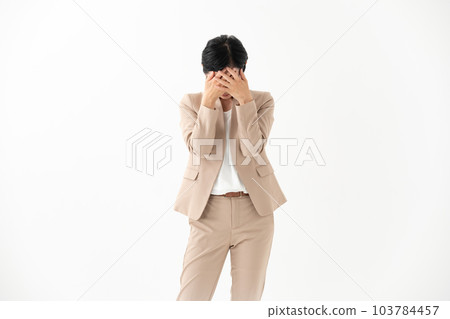 擔心的女士生意 103784457