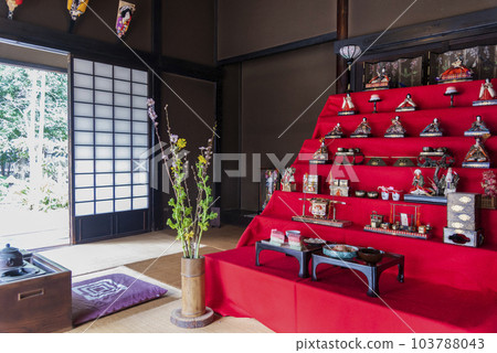 Hina doll 103788043