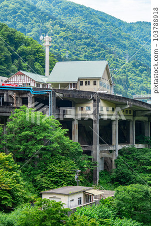 Unazuki Station where the fresh green shines 103788918
