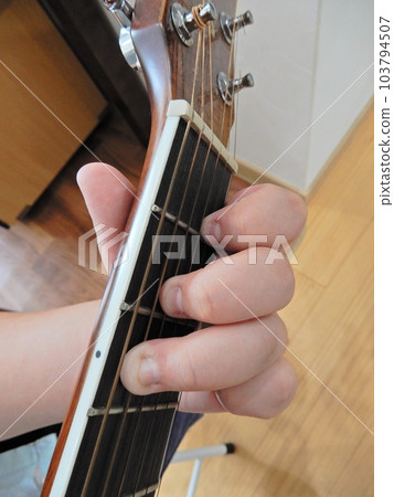 吉他和弦,吉他彈奏,兒童 吉他和弦,吉他彈奏,兒童 103794507