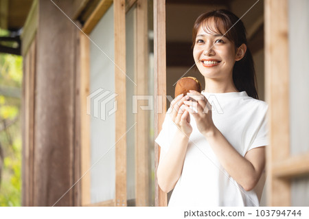 吃銅鑼燒的女人 103794744