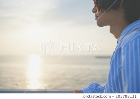 一個人從橋上看夕陽 一個人從橋上看夕陽 103798131