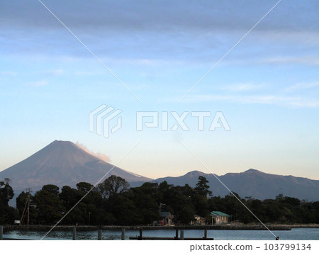 Mt. Fuji seen from Osezaki 103799134