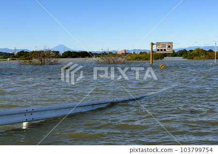 2019年東日本颱風,西湖道萬綠色公園因防洪效果被淹沒 2019年東日本颱風,西湖道萬綠色公園因防洪效果被淹沒 103799754
