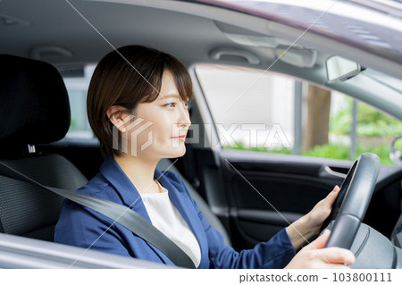 一個女人開車 103800111