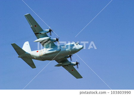 Air Self-Defense Force transport plane C-130H in flight 103803990