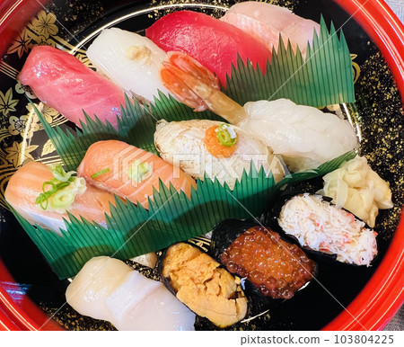 用新鮮的壽司原料開胃壽司 用新鮮的壽司原料開胃壽司 103804225