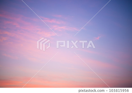 落日的天空 103815956