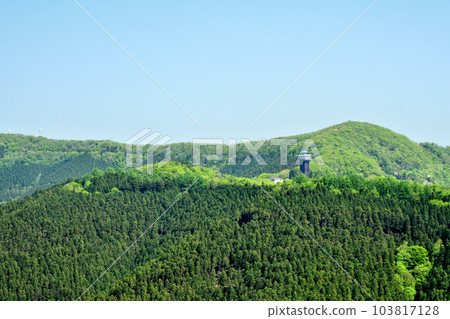 Gomasan Sky Tower, overlooking Mt. Gomadan and Mt. Ryujin [Ryujin Village, Tanabe City, Wakayama Prefecture] 103817128