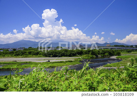 Landscape of the Sagami River in the summer sky 103818109