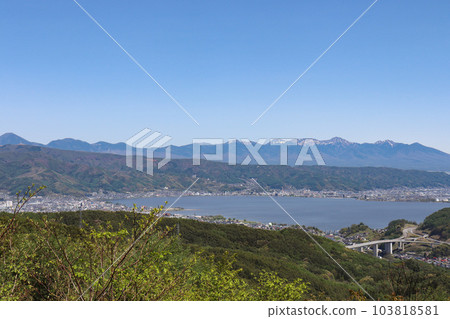 諏訪湖附近的街景（長野縣岡谷市） 103818581