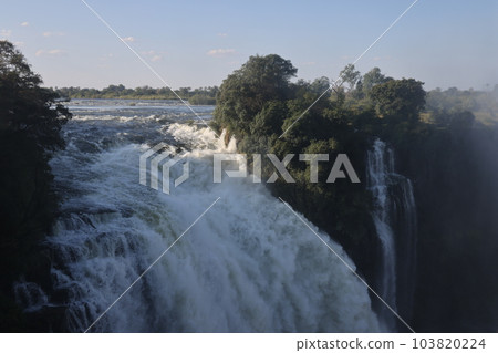 [Zimbabwe] Victoria Falls 103820224