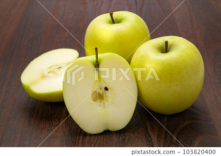 yellow apple shinano gold yellow apple shinano gold 103820400