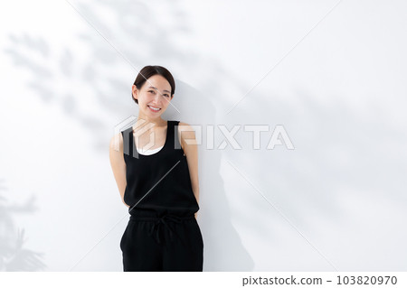 女人肖像陽光紫外線夏天 103820970