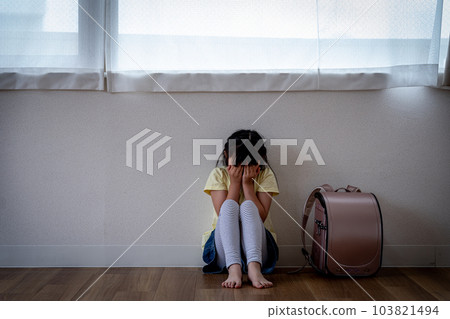 elementary school girl elementary school girl 103821494