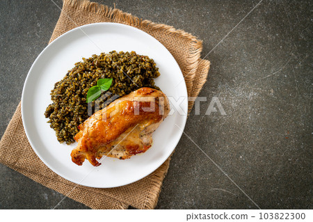 pesto fried rice with grilled chicken 103822300