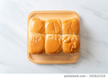 Bread with Thai Pandan Custard Bread with Thai Pandan Custard 103822310