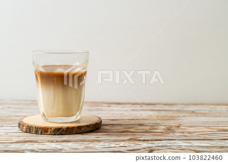glass of latte coffee, coffee with milk 103822460