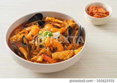Jjamppong -  Korean Seafood Noodle Soup 103822558