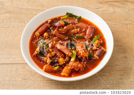 Stir-fried squid or octopus with Korean spicy sauce Stir-fried squid or octopus with Korean spicy sauce 103823020