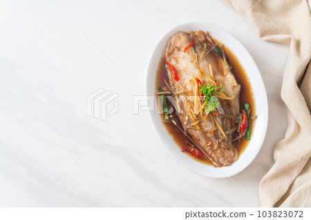 Steamed Fish with Soy Sauce 103823072