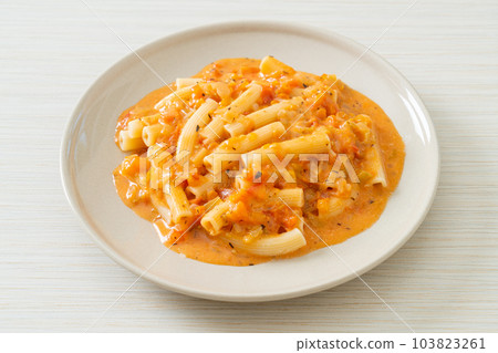 rigatoni penne pasta creamy tomato 103823261