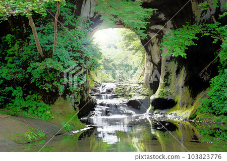 野溝瀑布(動畫風格) 野溝瀑布(動畫風格) 103823776