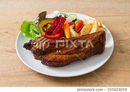 barbecue pork spare ribs with vegetables barbecue pork spare ribs with vegetables 103824059