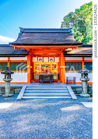 京都市左京區吉田神社正門 103824626