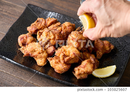  Deep-fried chicken 103825607