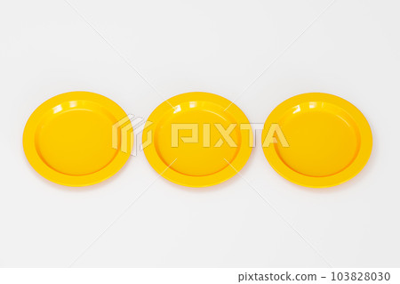 3D illustration of three yellow plates 3D illustration of three yellow plates 103828030