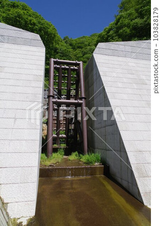 信州小谷村侵蝕防治設施瀧之澤侵蝕防治水壩標準鋼製狹縫水壩 信州小谷村侵蝕防治設施瀧之澤侵蝕防治水壩標準鋼製狹縫水壩 103828179